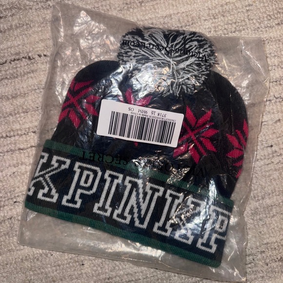 Victoria's Secret pink fair isle pom-pom beanie - Picture 3 of 3
